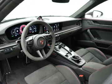 PORSCHE 992 Carrera GTS