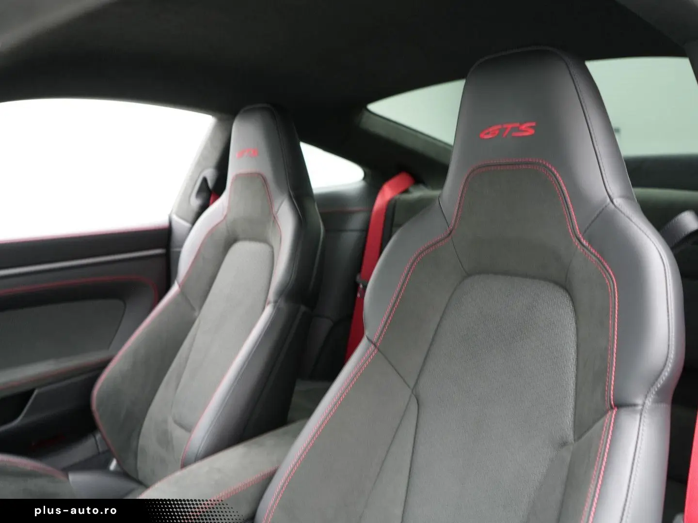 PORSCHE 992 Carrera GTS