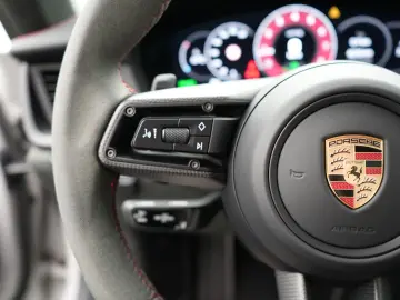PORSCHE 992 Carrera GTS
