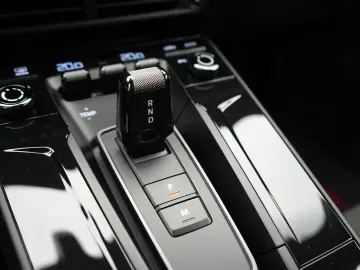 PORSCHE 992 Carrera GTS