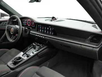 PORSCHE 992 Carrera GTS