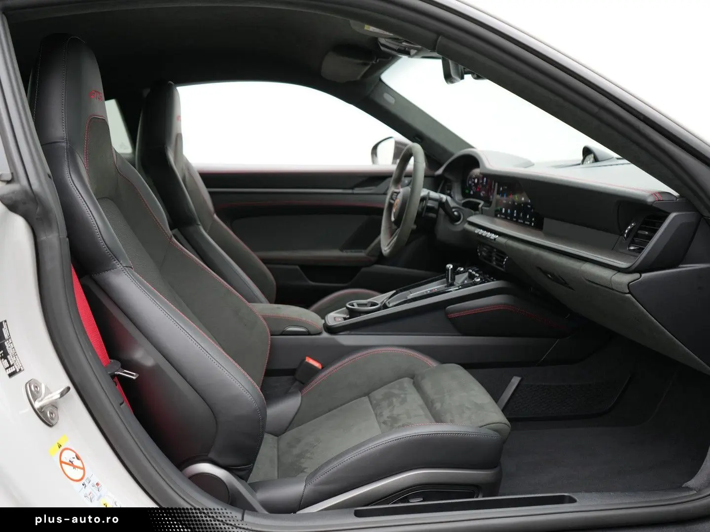 PORSCHE 992 Carrera GTS
