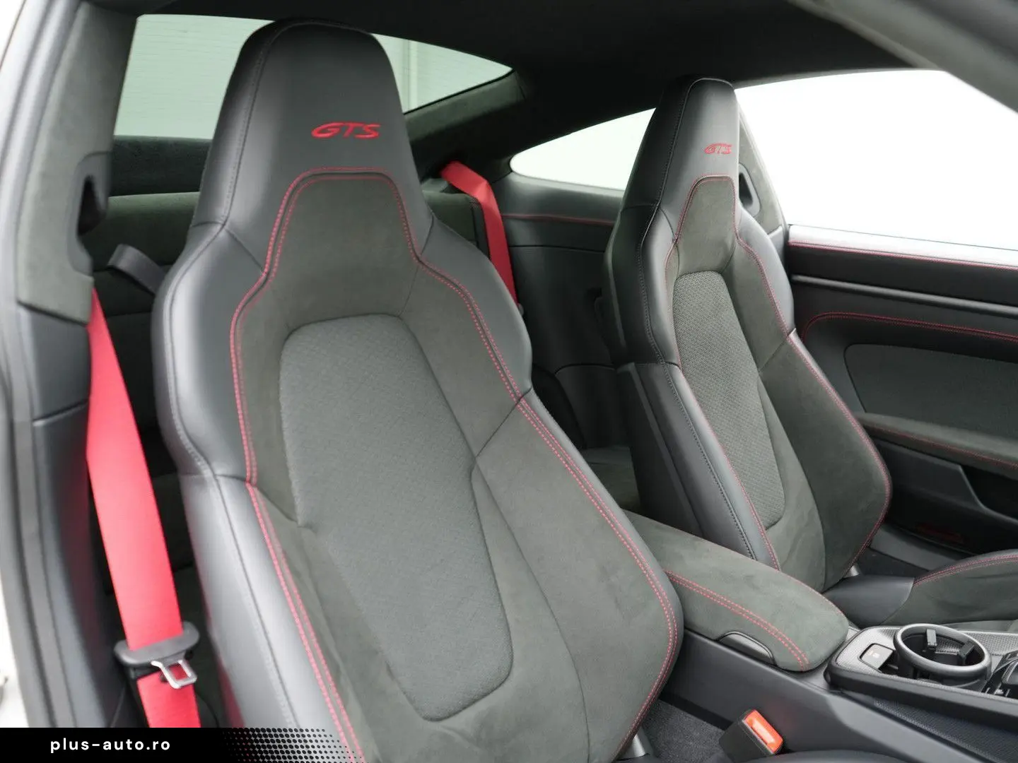 PORSCHE 992 Carrera GTS