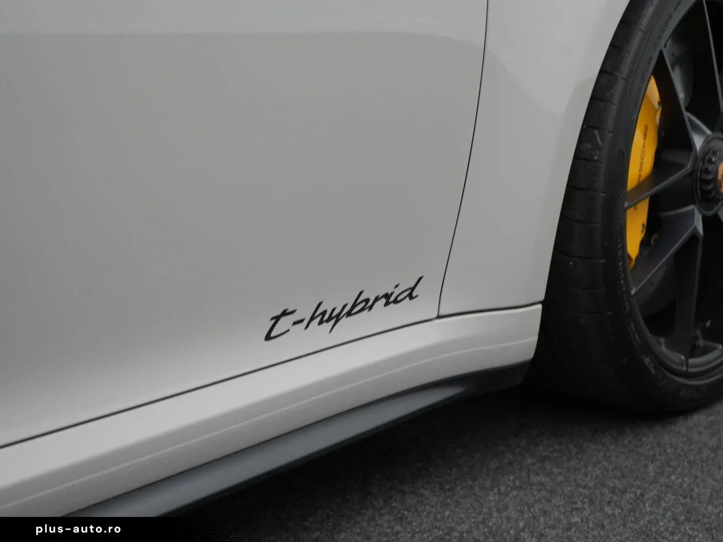 PORSCHE 992 Carrera GTS