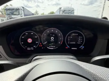 PORSCHE 992.2 GTS T-Hybrid Inno kreide Leder NP215´€
