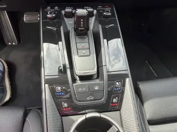 PORSCHE 992.2 GTS T-Hybrid Inno kreide Leder NP215´€