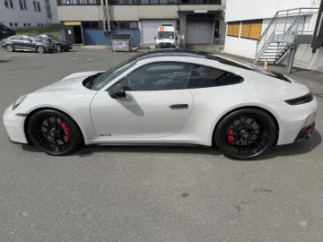 PORSCHE 992.2 GTS T-Hybrid Inno kreide Leder NP215´€