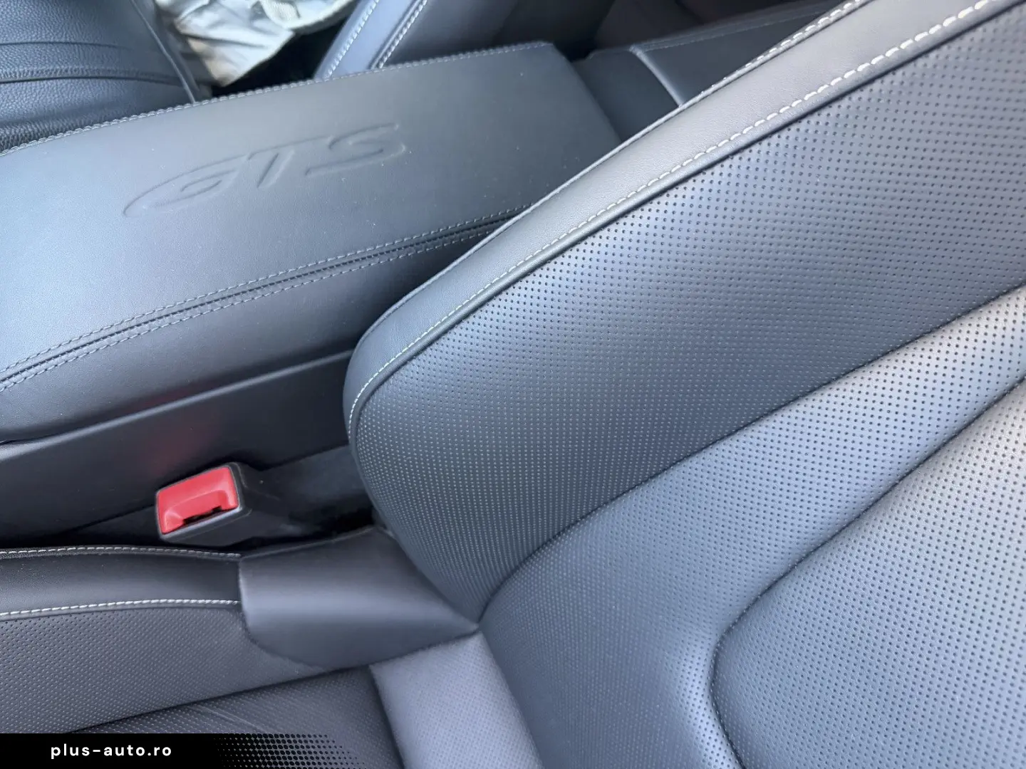 PORSCHE 992.2 GTS T-Hybrid Inno kreide Leder NP215´€