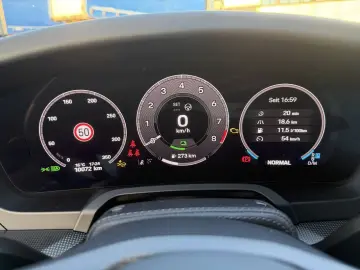 PORSCHE 992.2 GTS T-Hybrid Inno kreide Leder NP215´€