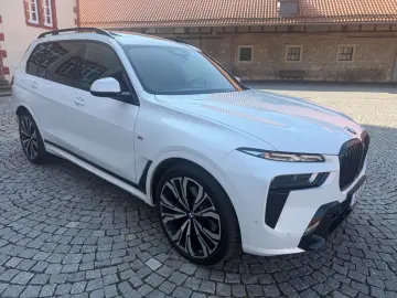 BMW X7 xDrive 40 d M Sport SKY-PANO-CARBON-23ZOLL