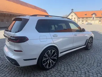 BMW X7 xDrive 40 d M Sport SKY-PANO-CARBON-23ZOLL