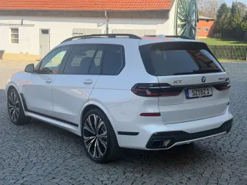 BMW X7 xDrive 40 d M Sport SKY-PANO-CARBON-23ZOLL