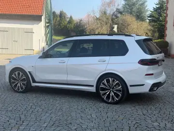 BMW X7 xDrive 40 d M Sport SKY-PANO-CARBON-23ZOLL