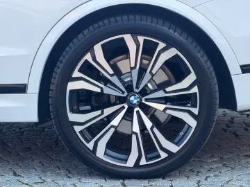 BMW X7 xDrive 40 d M Sport SKY-PANO-CARBON-23ZOLL