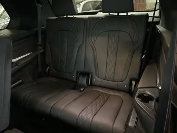 BMW X7 xDrive 40d M Sport Pro 22 AHK HUD H&K ACC