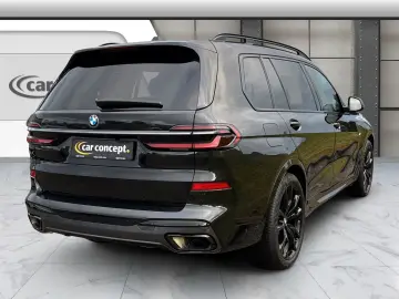 BMW X7 xDrive 40d M Sport Pro 22 AHK HUD H&K ACC
