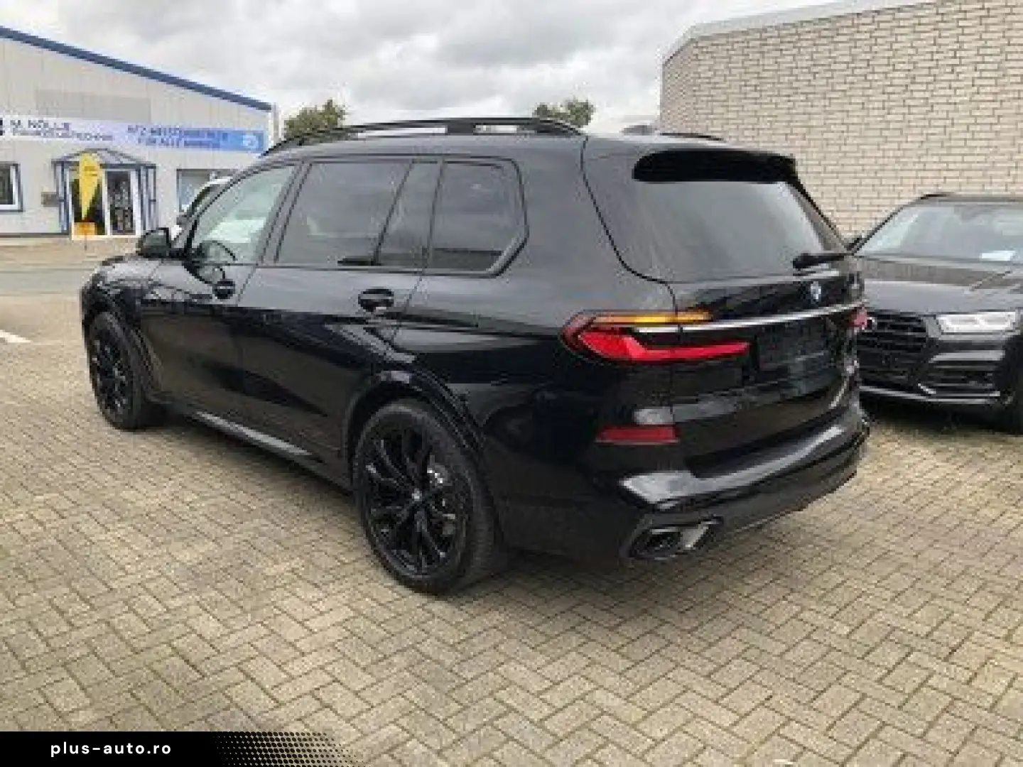 BMW X7 xDrive 40d M Sport Sky lounge Iconic Glow