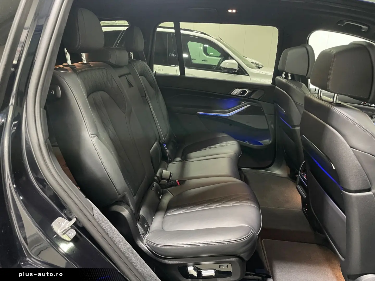 BMW X7xDr40d M-Sport-Pro SkyLoung Kristal Massage 22