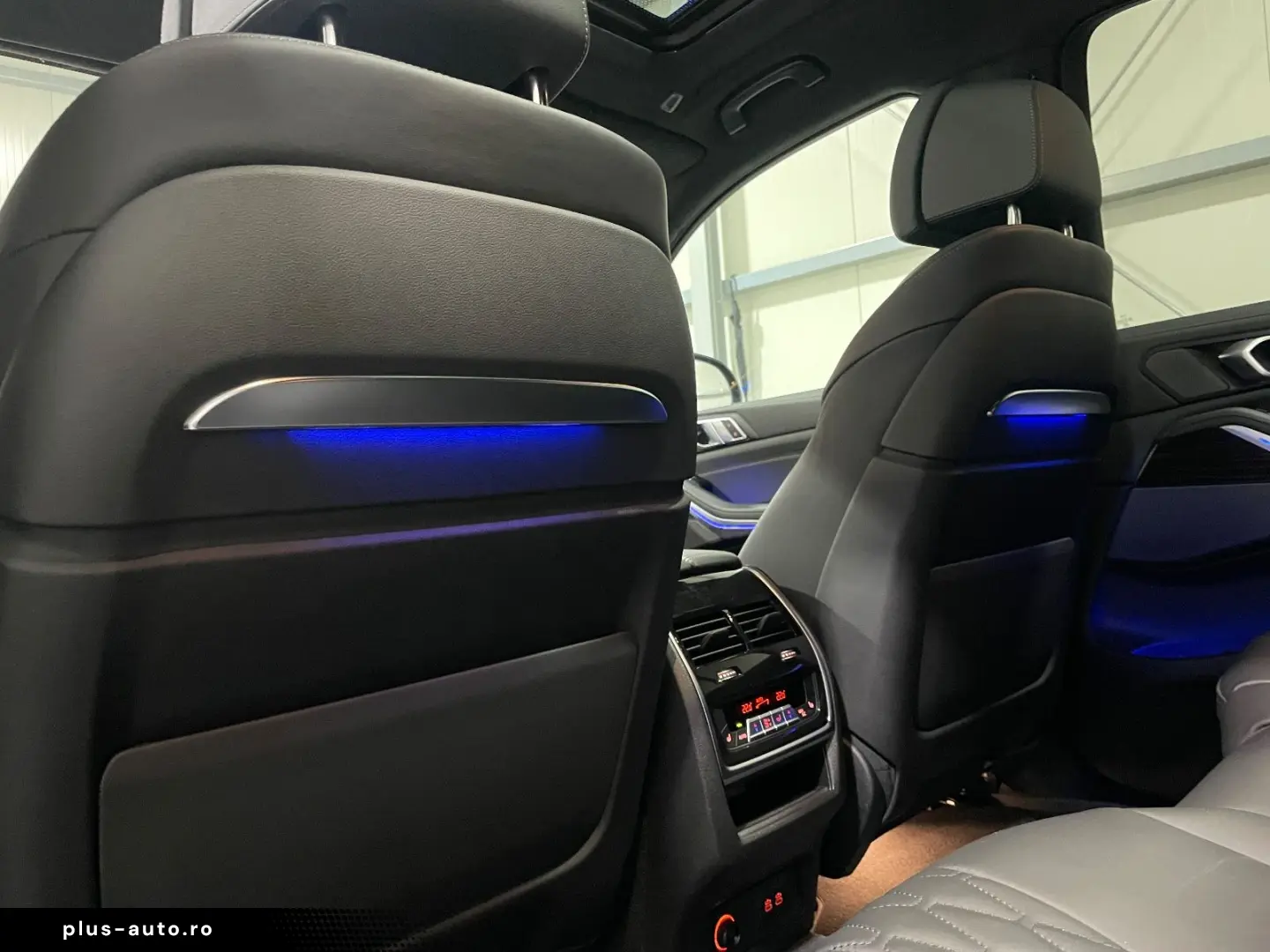 BMW X7xDr40d M-Sport-Pro SkyLoung Kristal Massage 22