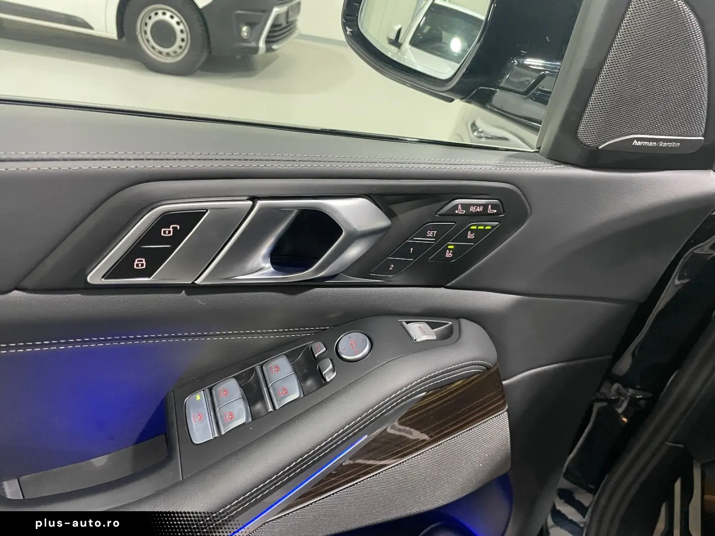 BMW X7xDr40d M-Sport-Pro SkyLoung Kristal Massage 22