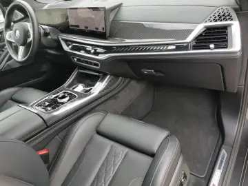 BMW X7 M60i xDrive M SPORT INDIVI GUNMETAL II METALL