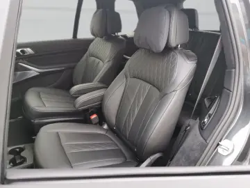 BMW X7 M60i xDrive M SPORT INDIVI GUNMETAL II METALL