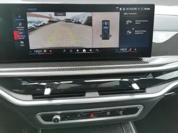 BMW X7 M60i xDrive M SPORT INDIVI GUNMETAL II METALL