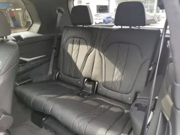 BMW X7 M60i xDrive M SPORT INDIVI GUNMETAL II METALL