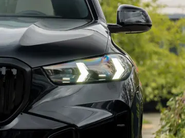 BMW X5 50e M SPORT.LUFTF.PANO.DR.ASS.LHZ.H K.360.AHK