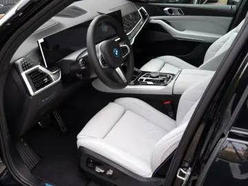BMW X5 50e M SPORT.LUFTF.PANO.DR.ASS.LHZ.H K.360.AHK