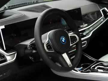 BMW X5 50e M SPORT.LUFTF.PANO.DR.ASS.LHZ.H K.360.AHK