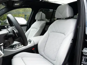 BMW X5 50e M SPORT.LUFTF.PANO.DR.ASS.LHZ.H K.360.AHK