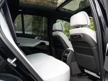 BMW X5 50e M SPORT.LUFTF.PANO.DR.ASS.LHZ.H K.360.AHK