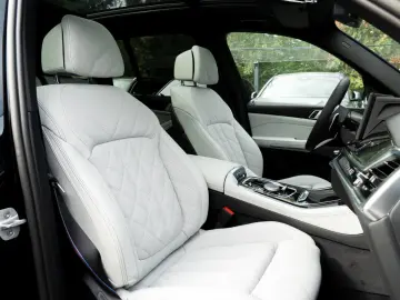 BMW X5 50e M SPORT.LUFTF.PANO.DR.ASS.LHZ.H K.360.AHK