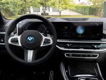 BMW X5 50e M SPORT.LUFTF.PANO.DR.ASS.LHZ.H K.360.AHK