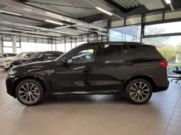 BMW X5 xDrive40i M Sport HUD PANO AHK 360 KAM RFK