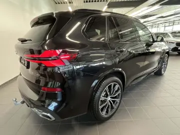 BMW X5 xDrive40i M Sport HUD PANO AHK 360 KAM RFK