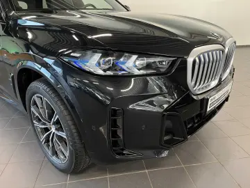 BMW X5 xDrive40i M Sport HUD PANO AHK 360 KAM RFK