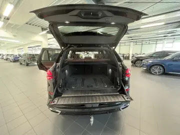 BMW X5 xDrive40i M Sport HUD PANO AHK 360 KAM RFK