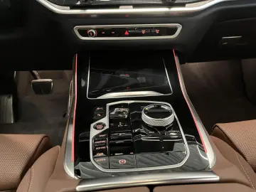 BMW X5 xDrive40i M Sport HUD PANO AHK 360 KAM RFK
