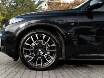 BMW X5 30d M SPORT.LUFTF.SOFTC.4ZONEN.DR.ASS.360.AHK