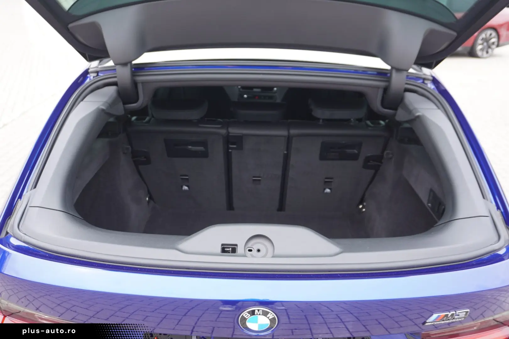 BMW M3 Competition M xDrive Touring Marina-Bay-Blau