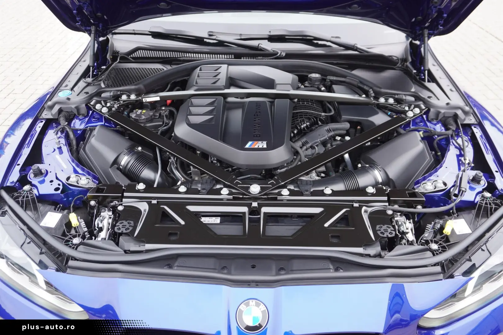 BMW M3 Competition M xDrive Touring Marina-Bay-Blau