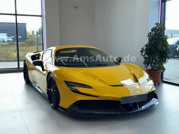 FERRARI SF90 Spider Novitec Carbon Lift