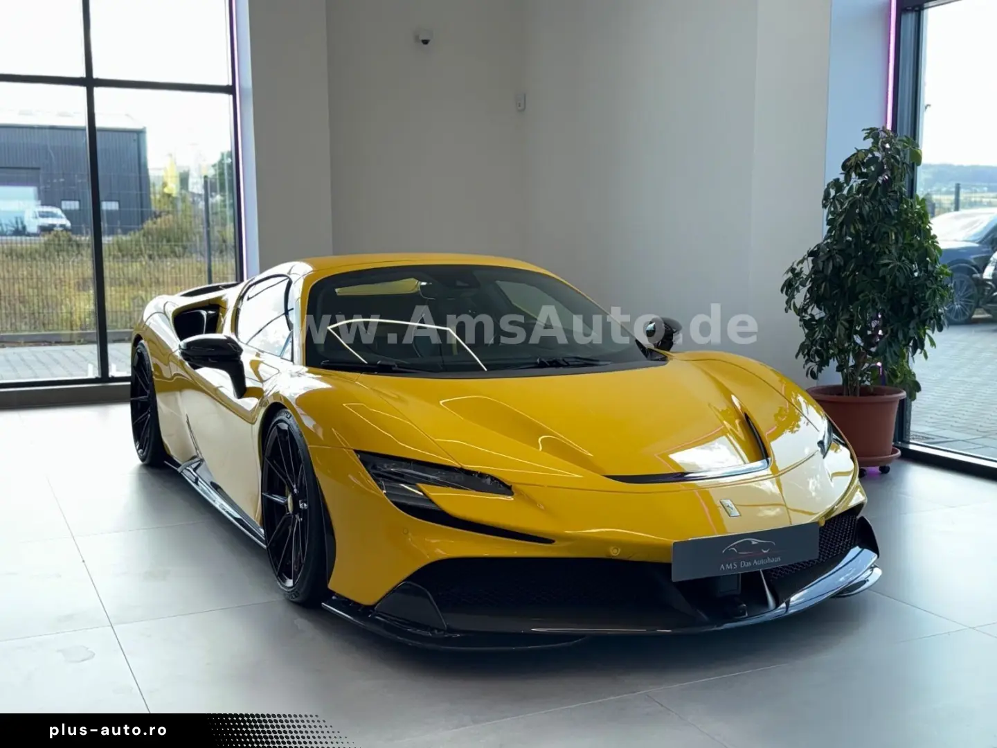 FERRARI SF90 Spider Novitec Carbon Lift