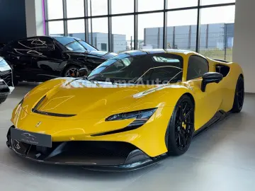FERRARI SF90 Spider Novitec Carbon Lift