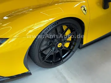 FERRARI SF90 Spider Novitec Carbon Lift