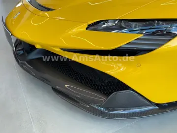 FERRARI SF90 Spider Novitec Carbon Lift