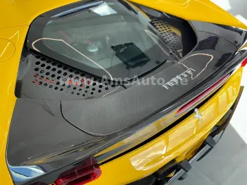 FERRARI SF90 Spider Novitec Carbon Lift