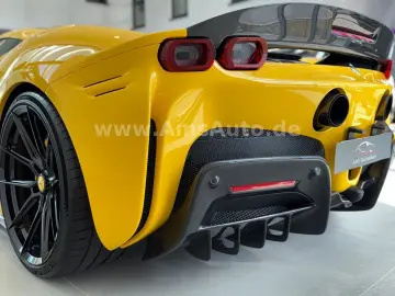 FERRARI SF90 Spider Novitec Carbon Lift